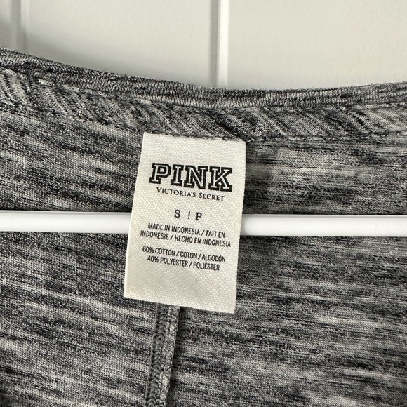 VS PINK V-neck T-shirt - Picture 3 of 4